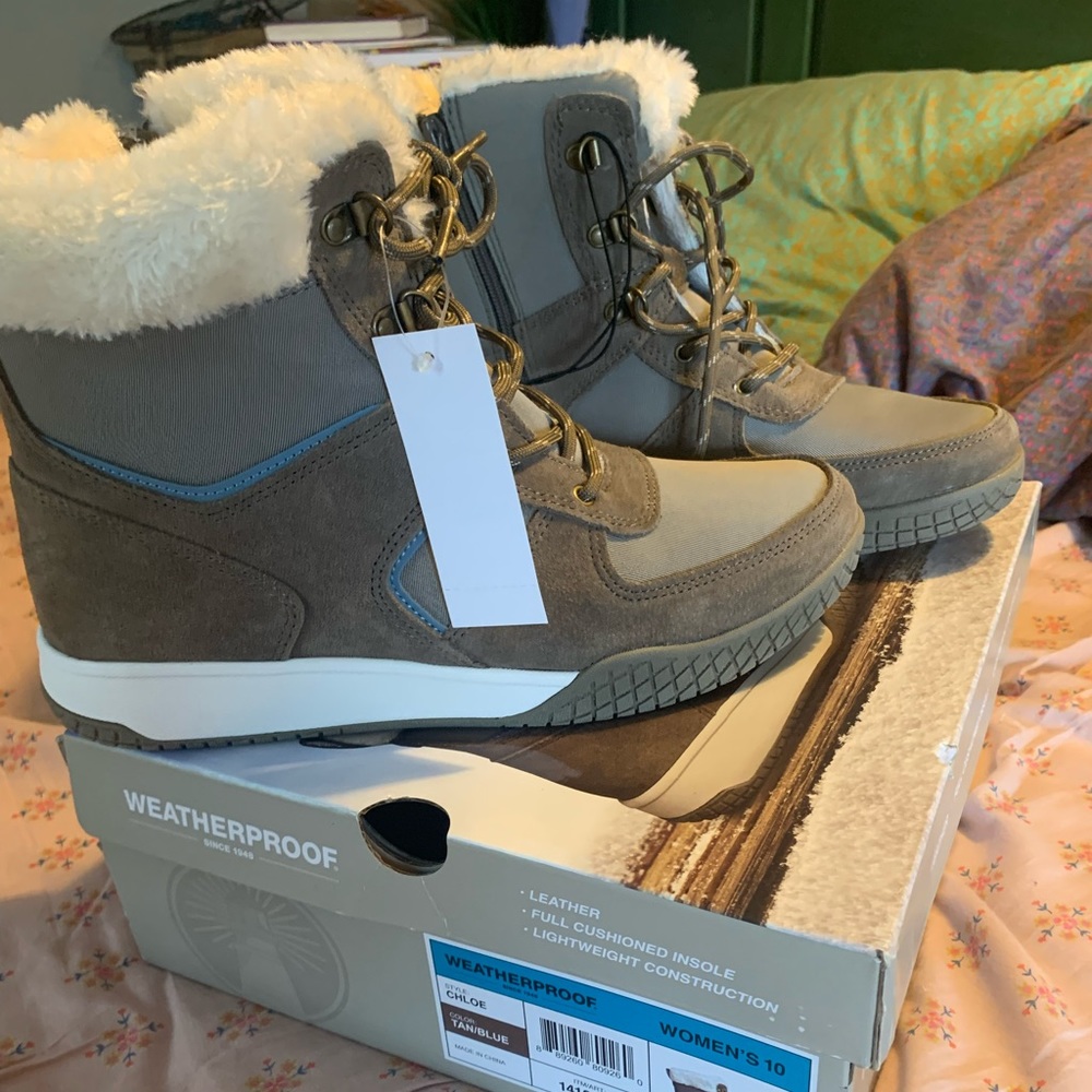NIB Weatherproof Leather Chloe Boots